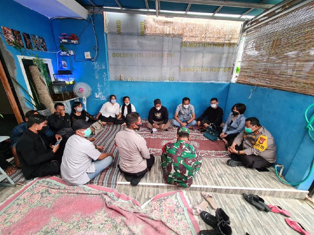 Kapolres Tangsel Siap Beri Beasiswa Anak-anak Korban Penembakan Bripka CS Kapolres Tangsel Siap Beri Beasiswa Anak-anak Korban Penembakan Bripka CS