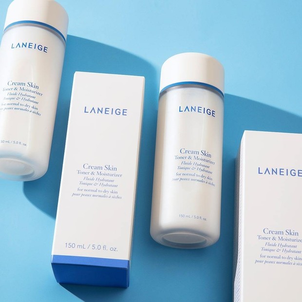 Laneige Cream Skin Toner & Moisturizer adalah toner dengan formula two-in-one yang melembutkan seperti toner dan melembapkan seperti krim.