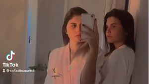 8 Foto Wanita Transgender Kembar Pertama di Dunia, Jadi Kontroversi