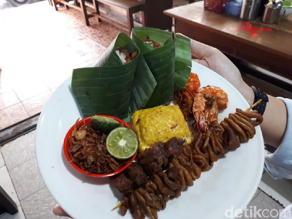Aduh Enaknye! Nasi Uduk Kebon Kacang Berlauk Udang hingga Ayam Goreng Aduh Enaknye! Nasi Uduk Kebon Kacang Berlauk Udang hingga Ayam Goreng