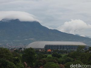Bos Persib Minta Bobotoh Sabar Menunggu Kabar Soal Stadion GBLA Bos Persib Minta Bobotoh Sabar Menunggu Kabar Soal Stadion GBLA