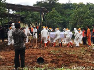 Dimakamkan di Karanganyar, Pimpinan MTA Ahmad Sukina Wafat Positif Corona Dimakamkan di Karanganyar, Pimpinan MTA Ahmad Sukina Wafat Positif Corona