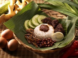 Terlihat Mirip, Ini Bedanya Nasi Uduk dan Nasi Lemak