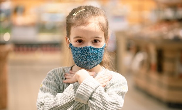 Sebuah survei kuesioner online diberikan kepada 359 anak-anak dan 3254 remaja berusia 7 hingga 18 tahun selama penyebaran COVID-19 di Tiongkok.