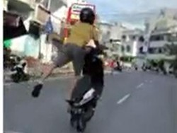 Aksi Freestyle Ugal-ugalan Viral, Pemuda di Parepare Diamankan-Motor Disita