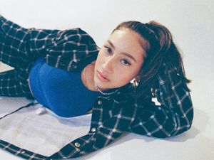 Alex Porat Mantapkan Langkah di Pop Lewat Girlfriend