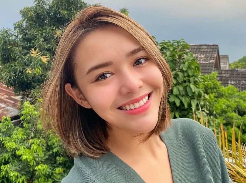Amanda Manopo Pakai Tas Seharga Ginjal, Netizen Sebut Mirip Buntelan Amanda Manopo Pakai Tas Seharga Ginjal, Netizen Sebut Mirip Buntelan