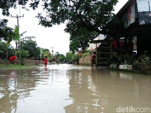 Curah Hujan Tinggi, Empat Desa di Majalengka Kembali Terendam Banjir Curah Hujan Tinggi, Empat Desa di Majalengka Kembali Terendam Banjir