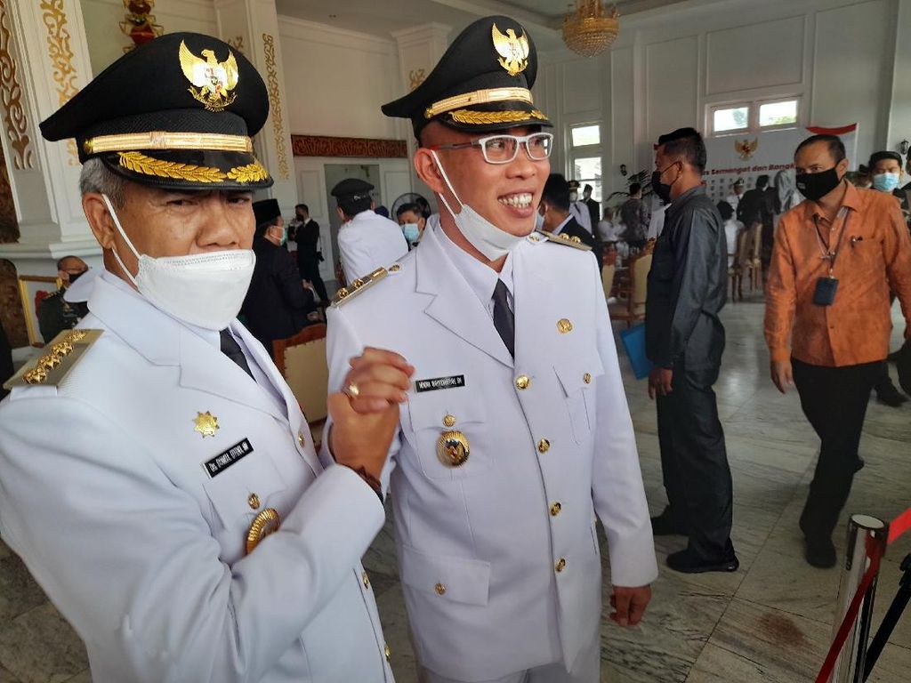 Dilantik, Bupati Terpilih Rejang Lebong Jalur Independen Yakin Dukungan DPRD Dilantik, Bupati Terpilih Rejang Lebong Jalur Independen Yakin Dukungan DPRD