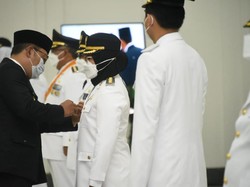 Janji Kerja Maksimal Cellica-Aep untuk Karawang Usai Dilantik