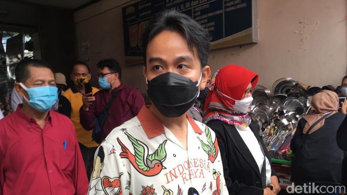 Gibran Rakabuming Raka di Pasar Gede Solo, Jumat (26/2/2021).