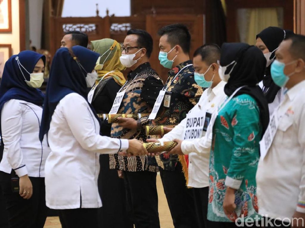 Pelantikan 17 Kepala Daerah di Jatim Digelar Hybrid, Dibagi Tiga Sesi Pelantikan 17 Kepala Daerah di Jatim Digelar Hybrid, Dibagi Tiga Sesi
