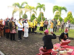 Disambut Secara Adat Bengkulu, Gubernur Rohidin Langsung Lantik 7 Bupati