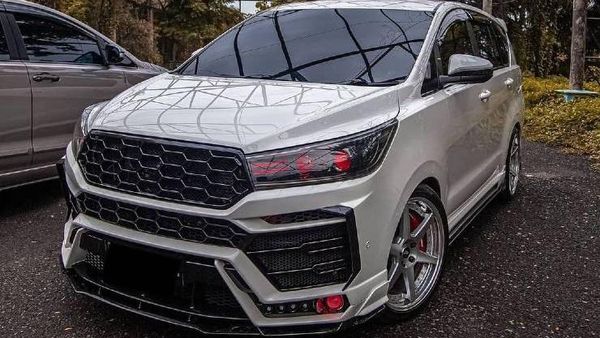 Innova Keracunan Lamborghini Urus, Tampilannya Jadi Sporty