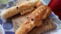 Jajan Roti Buaya Mungil Isi Nougat hingga Garlic Butter yang Nikmat