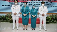 7 Gaya Kahiyang Ayu yang Resmi Jadi Ibu Pejabat, Pakai Ulos Hingga Baju PKK