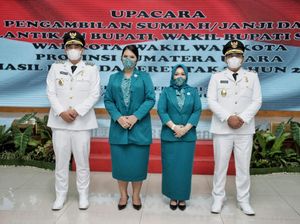 7 Gaya Kahiyang Ayu yang Resmi Jadi Ibu Pejabat, Pakai Ulos Hingga Baju PKK