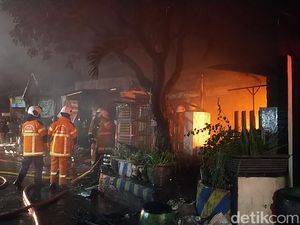 Aksi Ibu Selamatkan Anak dalam Kebakaran di Surabaya yang Berujung Duka