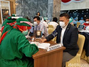 Mardani Ungkap Penampakan Vaksinasi Anggota DPR yang Digelar Tertutup