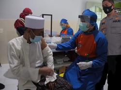 50 Kiai di Kota Kediri Mendapat Vaksin COVID-19