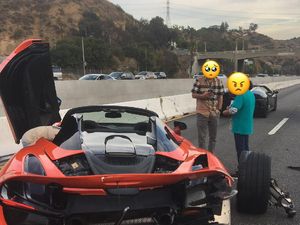 Duh! McLaren Sewaan Malah Dipakai Balapan, Berujung Ringsek