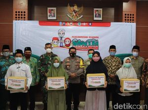 Giliran Santri di Tuban Mendapat 5 Ribu Masker Giliran Santri di Tuban Mendapat 5 Ribu Masker
