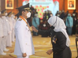 Dilantik Wali Kota, Gus Ipul Disebut Khofifah Sebagai Top Mentor
