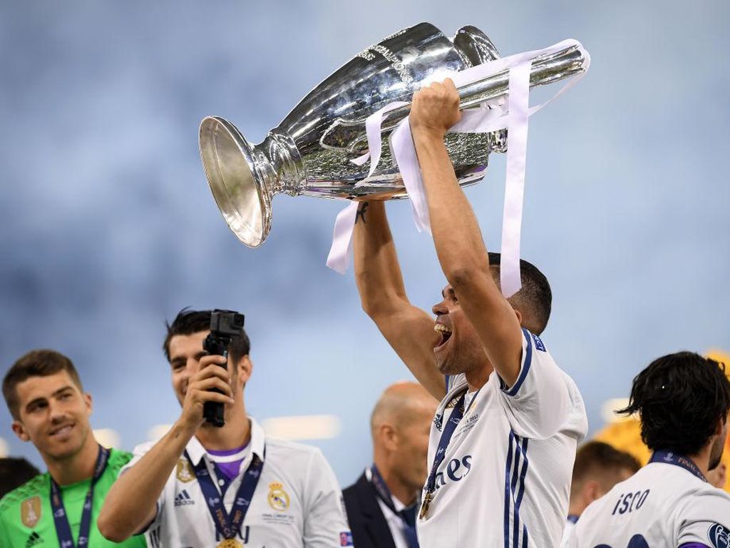 Pepe, si Anak Mami dengan Tiga Trofi Liga Champions Pepe, si Anak Mami dengan Tiga Trofi Liga Champions