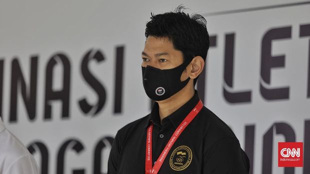 Ketua Umum Komite Olimpiade Indonesia (KOI) Raja Sapta Oktohari saat memberikan keterangan di Jakarta, Jumat, 26 Februari 2021.