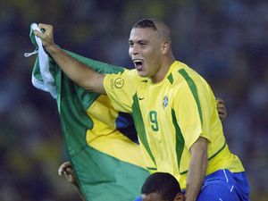 Rivaldo - Ronaldo Segera Ramaikan Clash of Legends di Jakarta