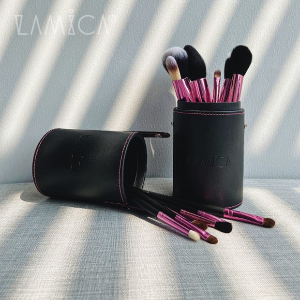 selain 12 pcs, Lamica juga mengeluarkan beberapa set brush lainnya.