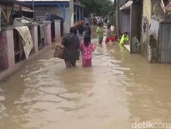 Banjir Rendam Permukiman Warga di Pamanukan Subang
