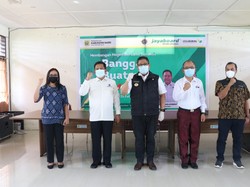 Siswa SMK Dapat Pelatihan Cara Pakai Papan Gipsum untuk Plafon