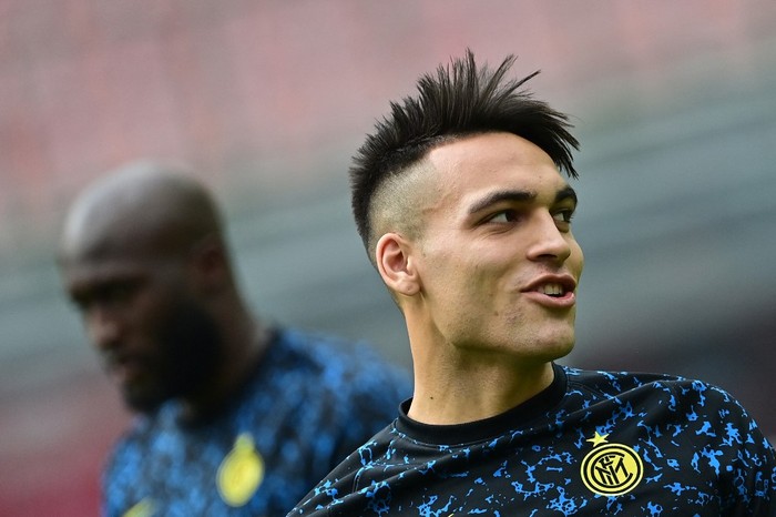 Inter Milans Argentine forward Lautaro Martinez reacts as he warms up prior to the Italian Serie A football match AC Milan vs Inter Milan on February 21, 2021 at the San Siro stadium in Milan. (Photo by MIGUEL MEDINA / AFP)