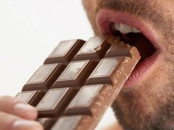 Suami Ini Salahkan Istrinya Gegara Tak Bisa Berhenti Makan Cokelat