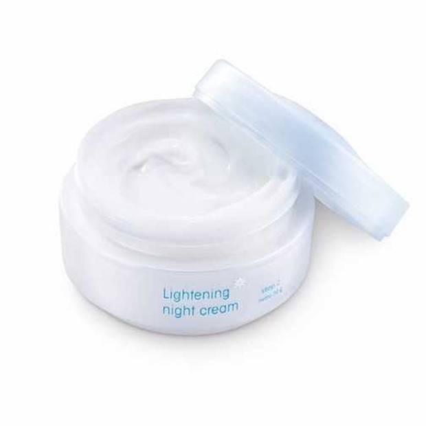 Wardah Lightening Series Night Wardah Lightening Series NightFoto:pinterest/obatjerawatampuh