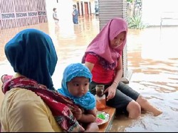 5 Kecamatan di Kabupaten Probolinggo Banjir, Seorang Warga Digigit Ular