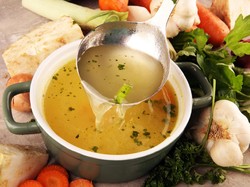 5 Manfaat Konsumsi Kaldu, Sehatkan Pencernaan dan Bikin Badan Langsing