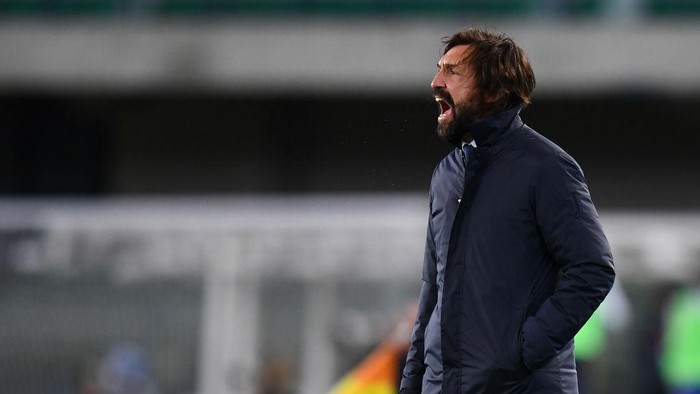 VERONA, ITALY - FEBRUARY 27: Andrea Pirlo, Head Coach of Juventus shouts instructions during the Serie A match between Hellas Verona FC and Juventus at Stadio Marcantonio Bentegodi on February 27, 2021 in Verona, Italy. Sporting stadiums around Italy remain under strict restrictions due to the Coronavirus Pandemic as Government social distancing laws prohibit fans inside venues resulting in games being played behind closed doors. (Photo by Alessandro Sabattini/Getty Images )