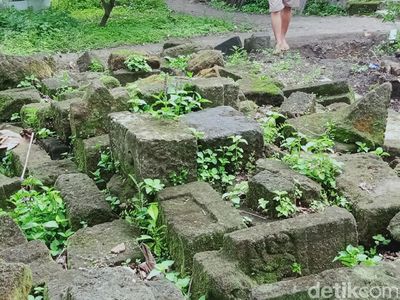 Cegah Rusak, Ratusan Batu Candi Dipindahkan ke Pekarangan Warga