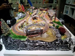 Pesanan Sepi, Pembuat Rumah Ant Man Beralih Bikin Sepeda Bambu-Jual Cupang