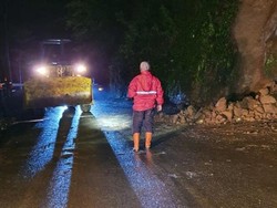 Jalur Payung Sempat Tertutup Longsor, Akses Batu-Pujon Kembali Dibuka