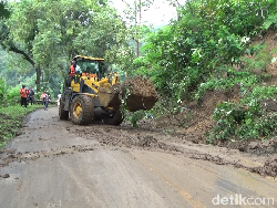 Penampakan Longsor di 6 Titik Jalur Selatan Lumajang-Malang
