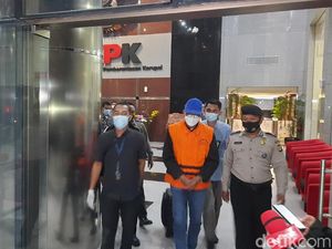 Momen Nurdin Abdullah Ngaku Tak Tahu-Menahu Anak Buah Terima Suap Momen Nurdin Abdullah Ngaku Tak Tahu-Menahu Anak Buah Terima Suap