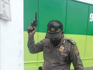 Permintaan Maaf Polisi Sebab Acungkan Pistol ke Buruh Demonstran Permintaan Maaf Polisi Sebab Acungkan Pistol ke Buruh Demonstran