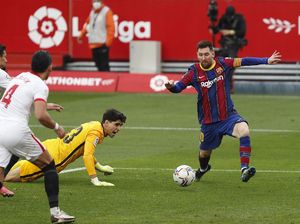 Eits....Ketika Pemain Sevilla Gagal Tangkap Messi Eits....Ketika Pemain Sevilla Gagal Tangkap Messi