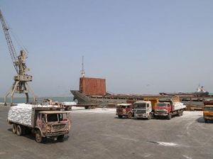 Serangan Bom Hantam Pelabuhan Yaman, 5 Warga Sipil Tewas