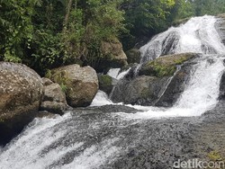 Melihat Keindahan Air Terjun Indo Rannuang di Polman