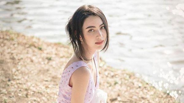 7 Artis Thailand Berparas Blasteran, Pesona Cantiknya Nggak Main-main