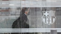 Skandal Barcagate jelas mengusik Barcelona, yang kini sedang kesulitan bersaing. Di Liga Spanyol, Lionel Messi dkk cuma berada di peringkat tiga klasemen, dan di Liga Champions, baru saja dibantai Paris Saint-Germain 1-4 di leg pertama babak 16 besar. (Foto: LLUIS GENE/AFP)